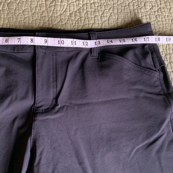 Dickie’s Black 9” Shorts * 10 - Picture 8 of 13
